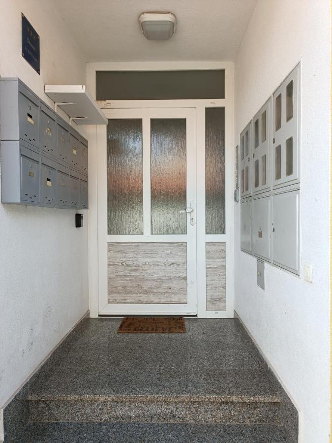 Apartment Luka Pula Bagian luar foto