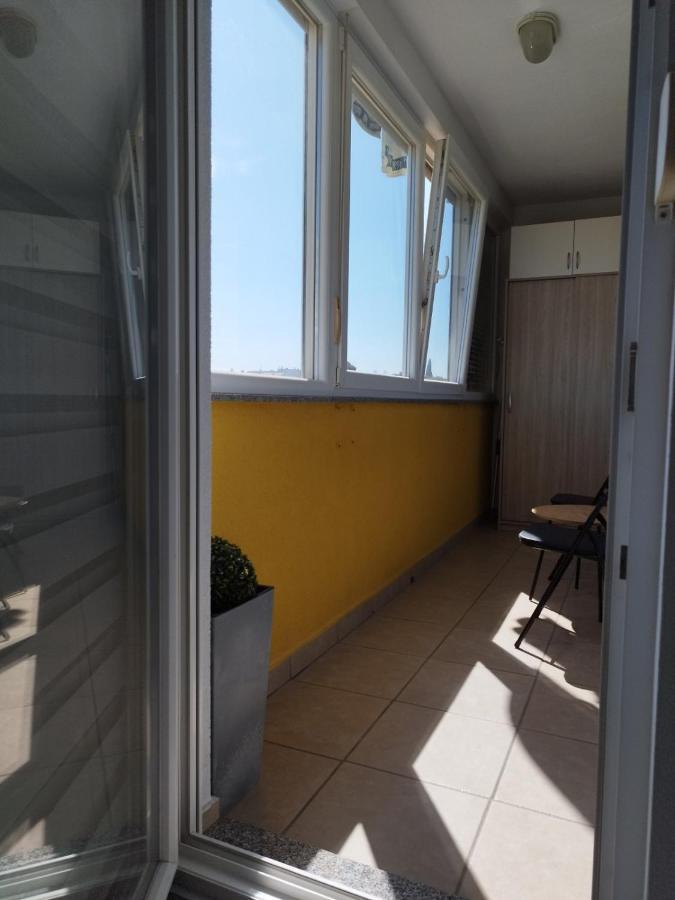 Apartment Luka Pula Bagian luar foto
