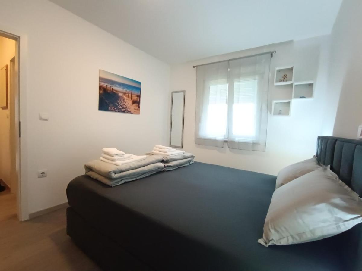 Apartment Luka Pula Bagian luar foto