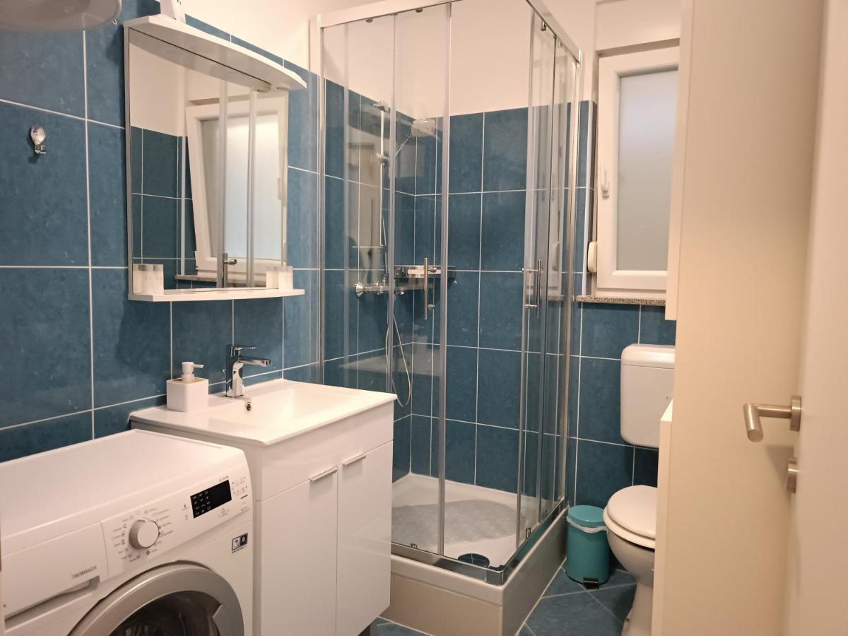 Apartment Luka Pula Bagian luar foto